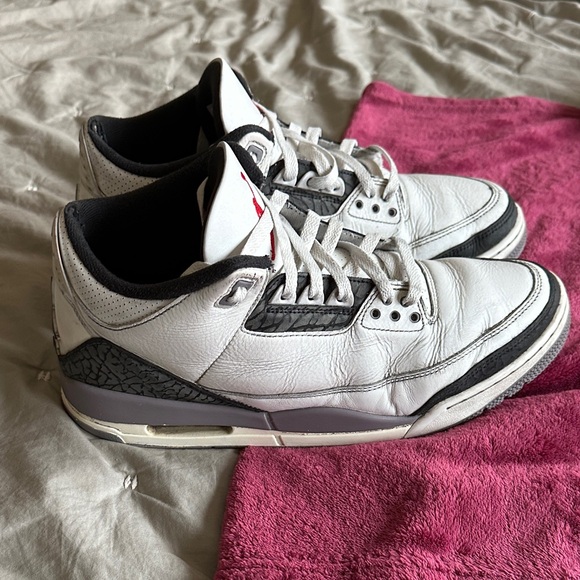 Men's Jordan 3s White & Black Sneakers